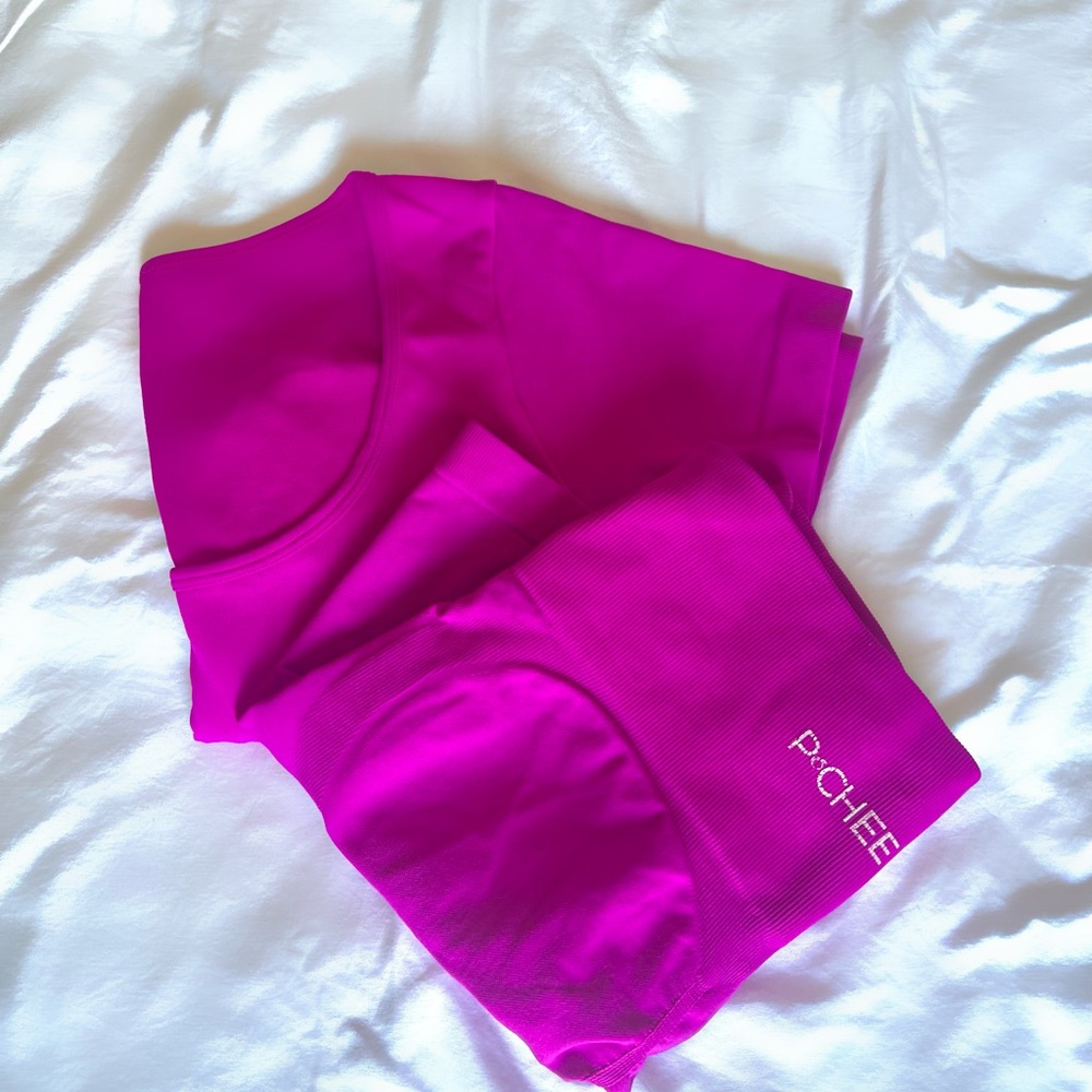 PcheeBum Women's Vibrant Pink Workout Set